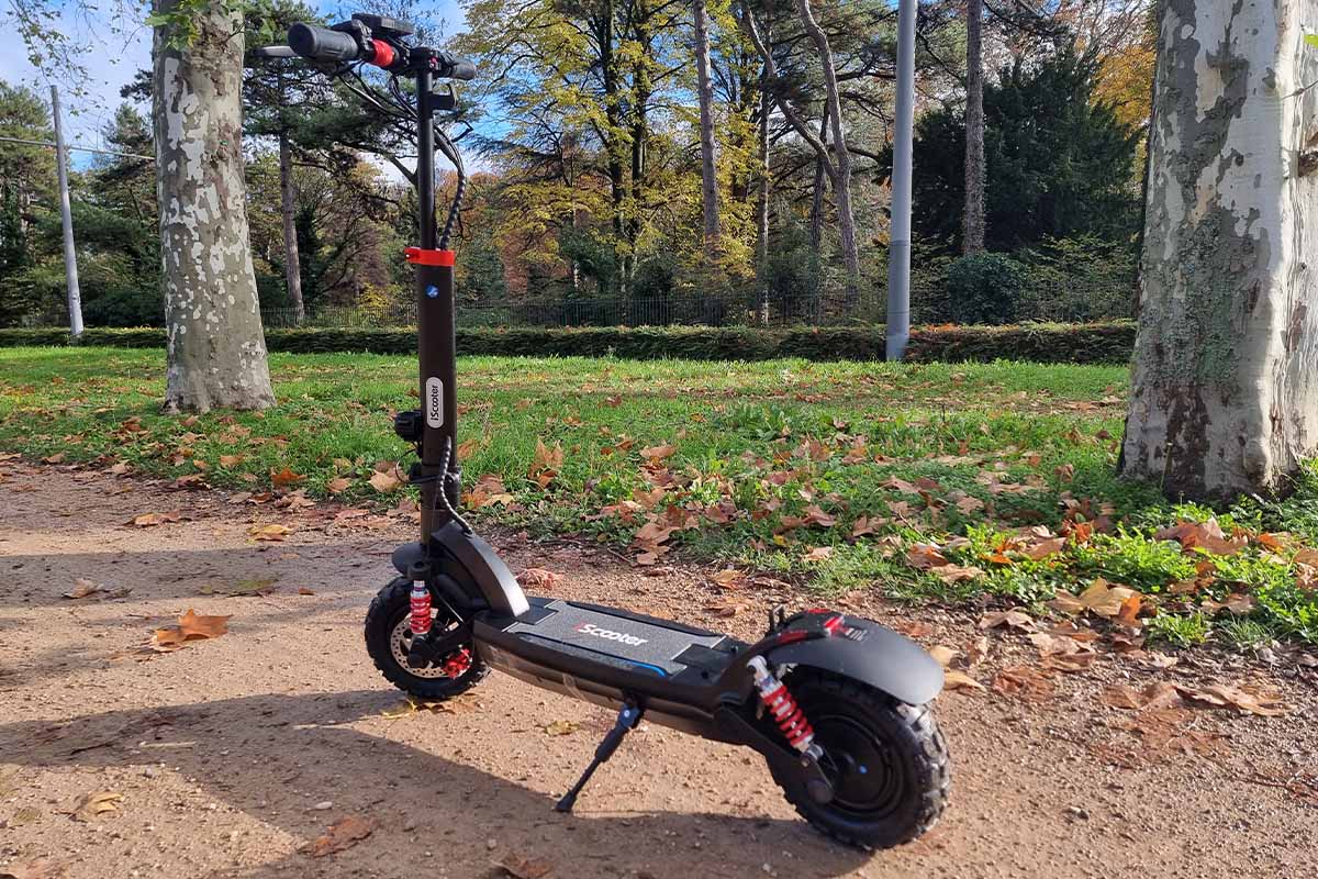 Extra 10% off on purchasing iX-series e-scooter